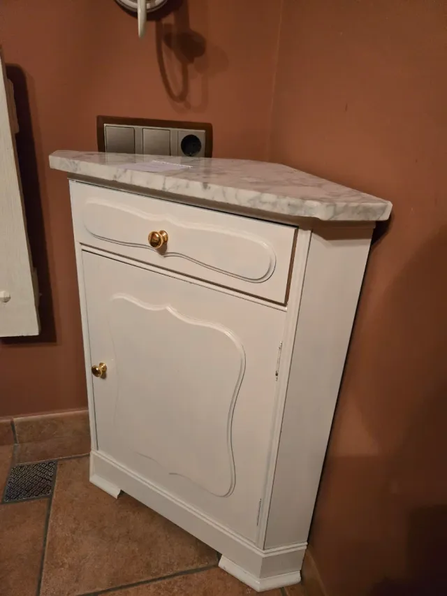 Mesita auxiliar mármol y madera