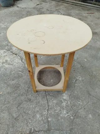 Mesita auxiliar redonda de madera