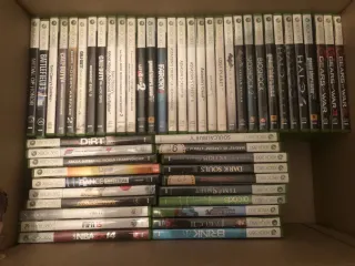 Xbox 360 completa con caja y con  juegos varios