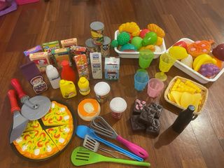 Cucina giocattolo in legno