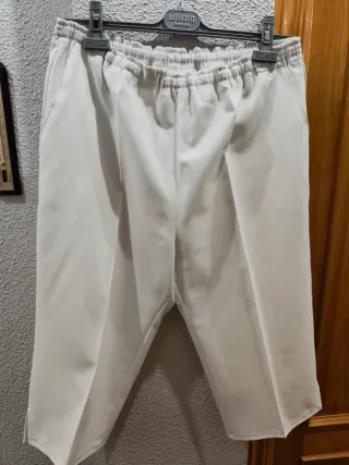 Pantalones cortos blancos de señora