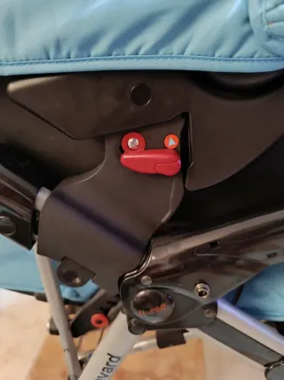 Carrito de bebé azul y naranja