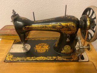 Máquina de coser Singer antigua