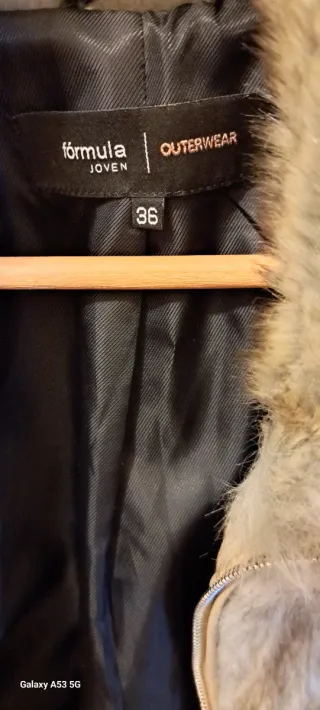 Cazadora imitación piel gris y marrón