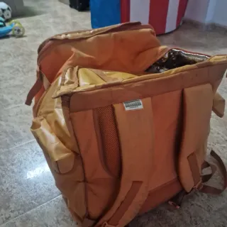 Mochila reparto comida naranja y amarilla