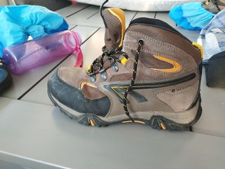 Botas de montaña impermeables