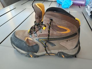 Botas de montaña impermeables