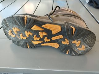 Botas de montaña impermeables