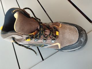 Botas de montaña impermeables