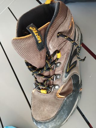 Botas de montaña impermeables