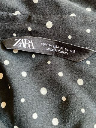 Vestido Zara lunares volantes talla M