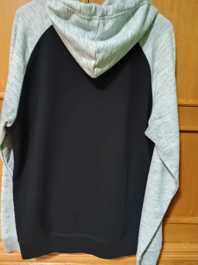 Sudadera con capucha para hombre