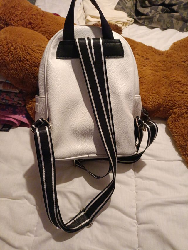 Mochila Fila Blanca y Negra