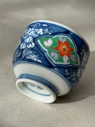 Huevera antigua de cerámica