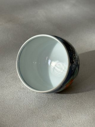 Huevera antigua de cerámica