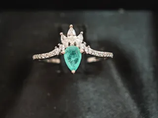 Anillo Plata Ley Esmeralda y Circonitas