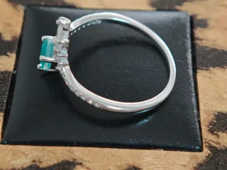 Anillo Plata Ley Esmeralda y Circonitas