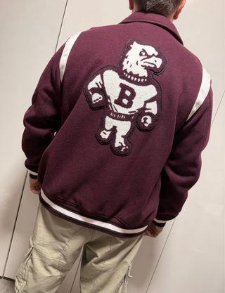 Chaqueta universitaria granate