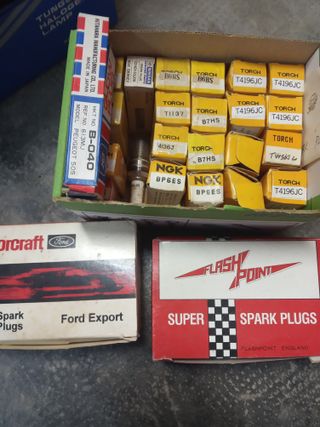 Lote de Bujías Coche: Torch, NGK, Ford