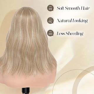 Peluca rubia ondulada con flequillo