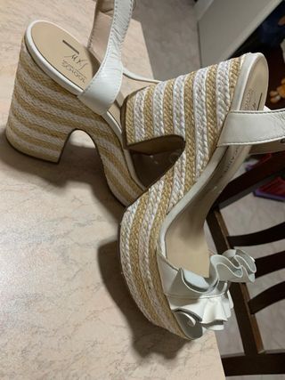 Sandali eleganti con tacco bianco in vera pelle 