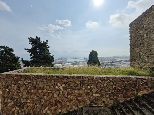 Nicho en primera planta y osera en planta baja 