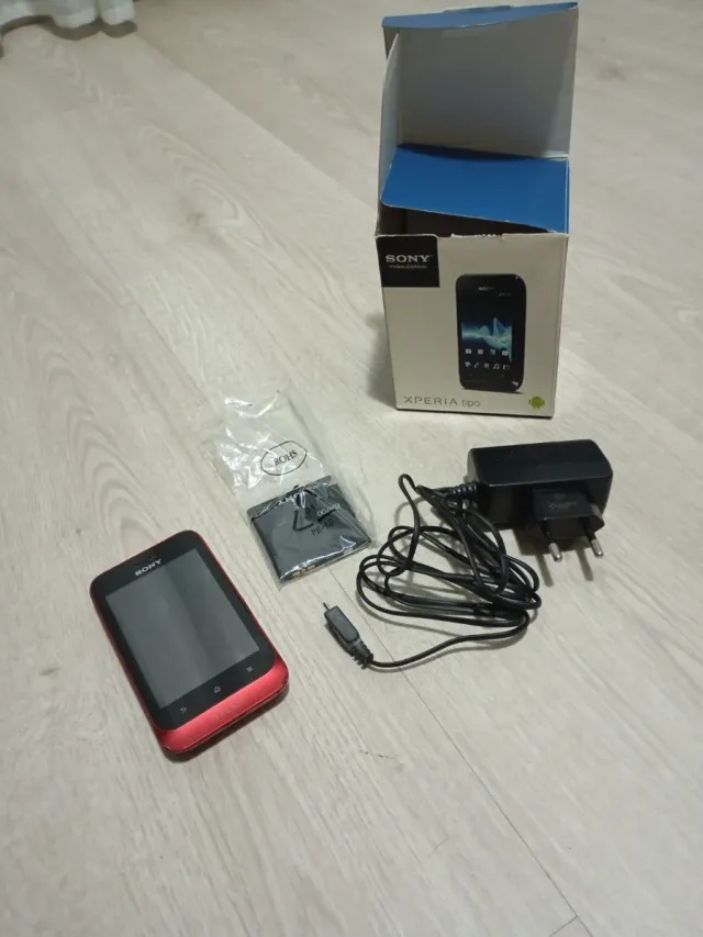 Sony Xperia Tipo Rojo