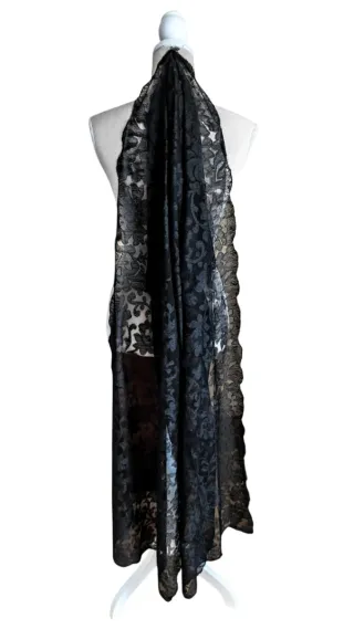 Mantilla española bordada vintage años 30