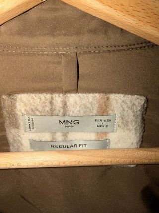 Sobrecamisa de cuadros beige y marrón