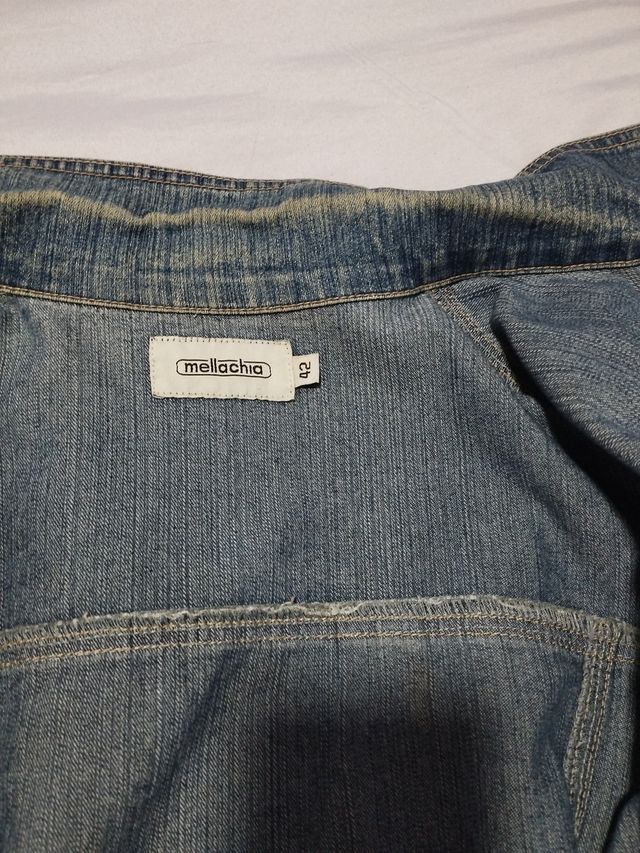 Chaqueta vaquera con tachuelas