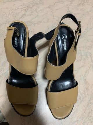 Sandali in vera pelle con zeppa geometrica alta 