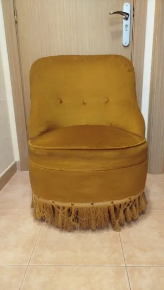 Butaca vintage terciopelo mostaza