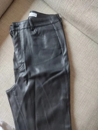 Pantalones efecto piel mujer negros