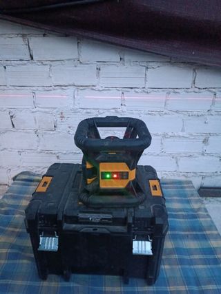 Nivel Láser Giratorio Dewalt