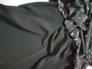 Vestido Kookai Negro Estampado Plumas