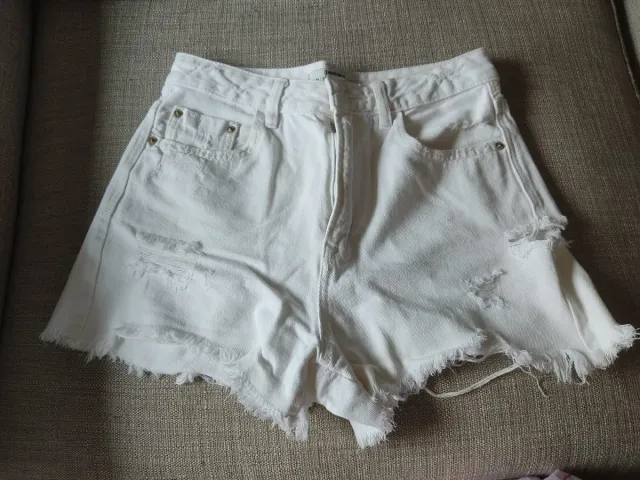 Shorts vaqueros blancos rotos mujer