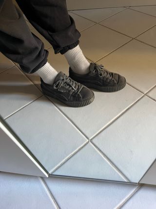 Scarpe Puma Fendi effetto velluto grigie