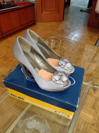 Zapatos de fiesta Kelme grises talla 38