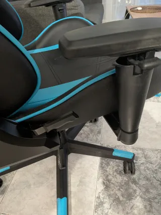 Silla Gaming Newskill Azul y Negra