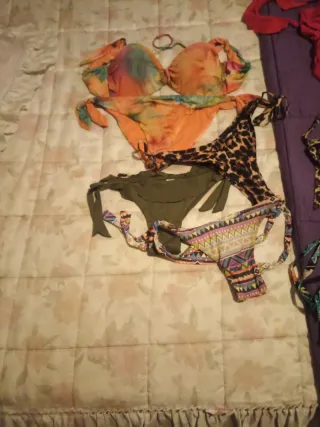 Bikini y 3 braguitas