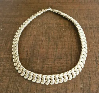 Collar vintage plateado DB años 70