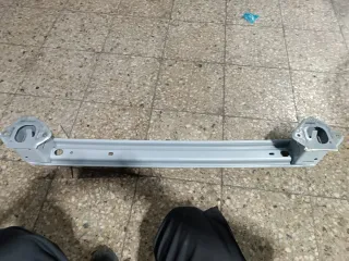 VIGUETA TRASERA TOYOTA.