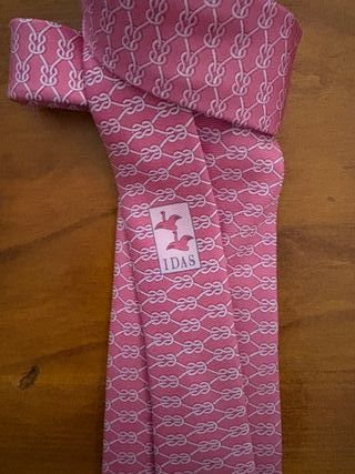 Corbata rosa (marca Idas)