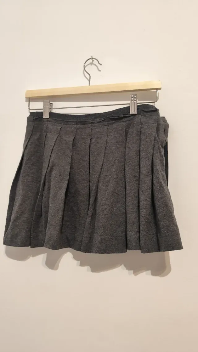 Minifalda gris tablas tiro bajo