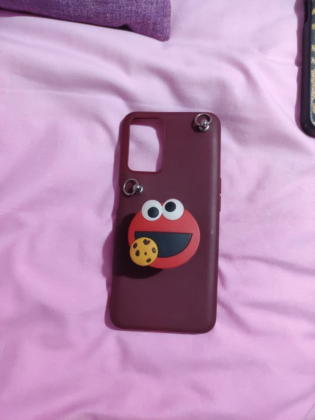 Funda móvil con correa.