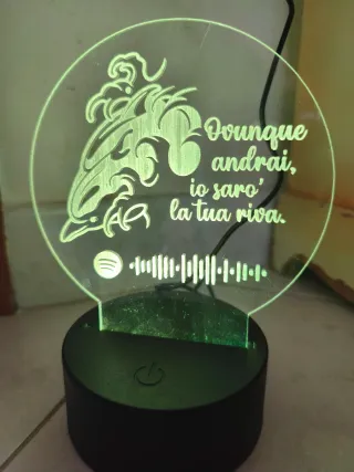 Lampada personalizzata con frase e codice Spotify