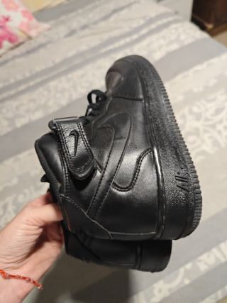 Nike Air Force 1 Mid Negras