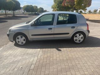 Renault Clio 2003