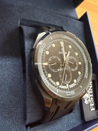 Reloj Festina Negro y Plateado