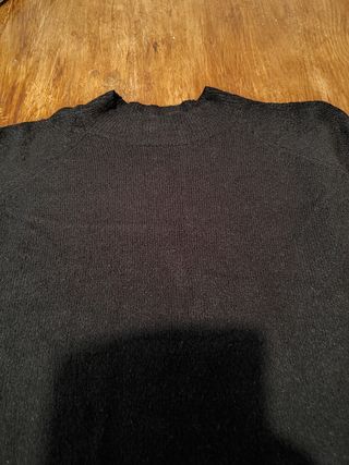 Jersey negro corte hindú